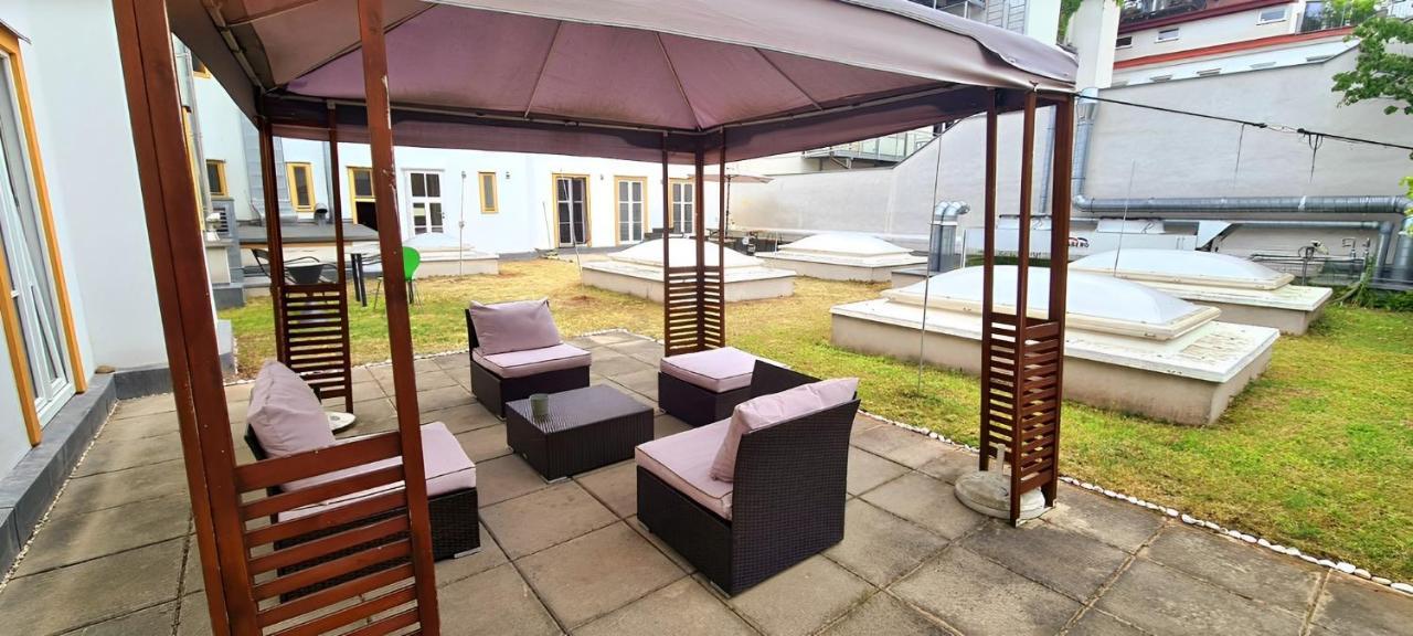 New & Central Marzstrasse City Apartment With Own Exit To The Inner Garden Vienne Extérieur photo